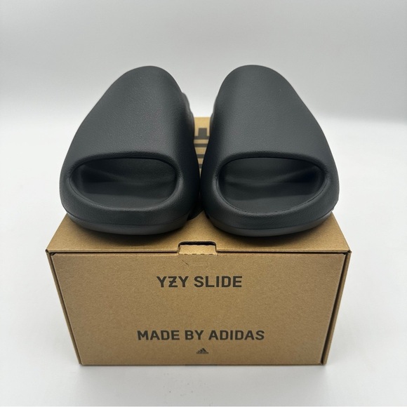 Brand new men’s Adidas Yeezy Slide size 7-13 - Picture 3 of 5